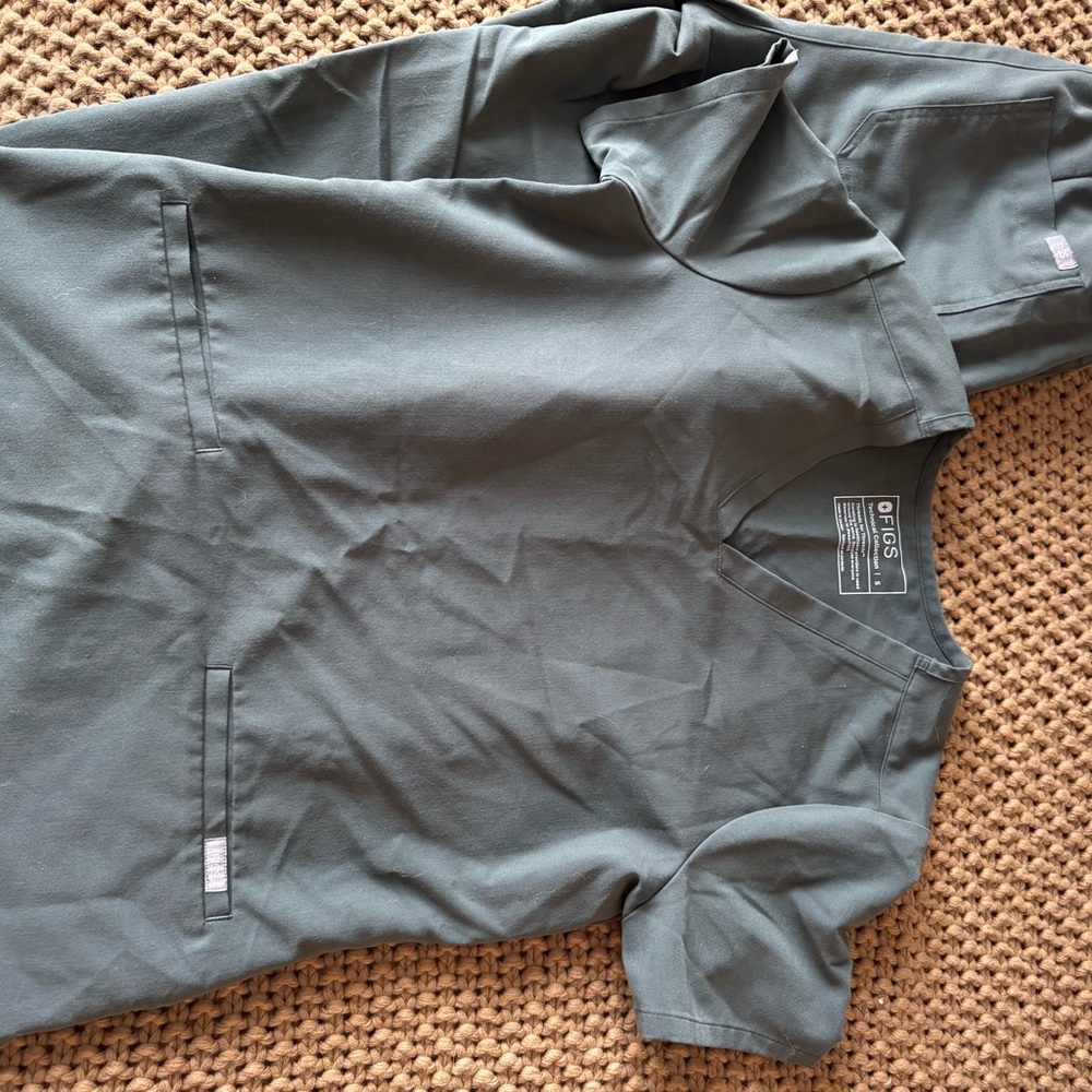 Figs Bansai two pocket top S